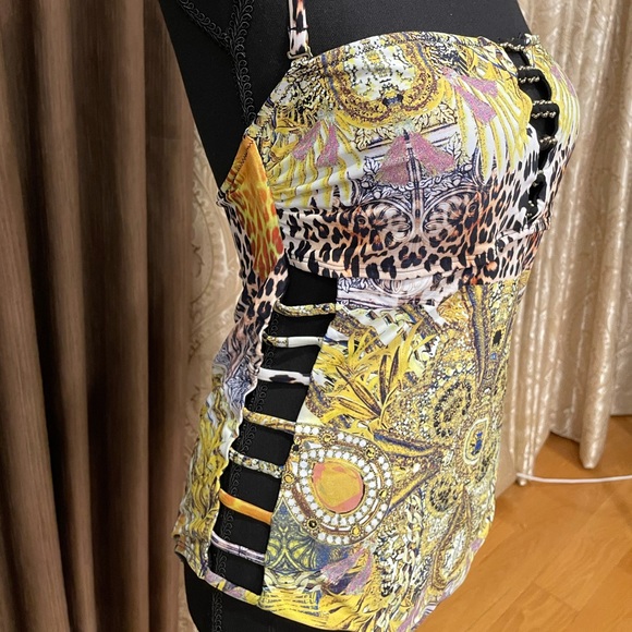 One-piece swimsuit - Picture 3 of 11